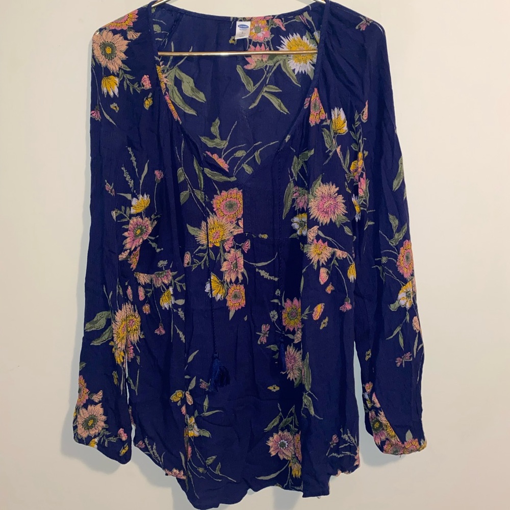 Old Navy navy floral long-sleeve top L